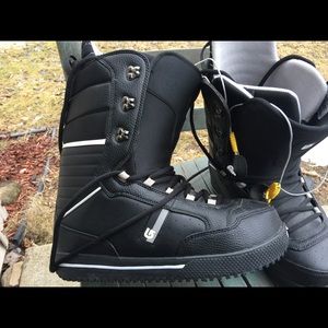 burton poacher boots